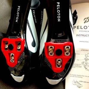 Peloton cycling shoes with cleats